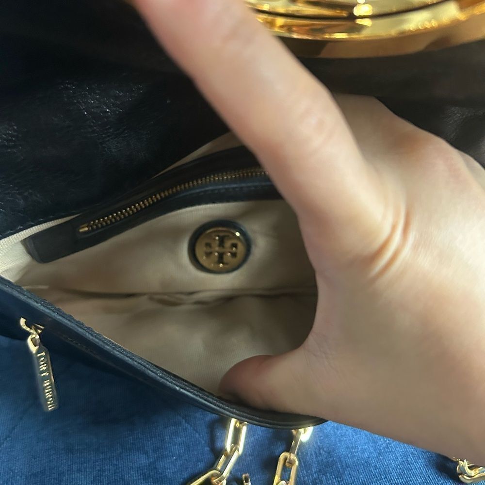 Tory Burch Reva black leather crossbody bag - Picture 5 of 5